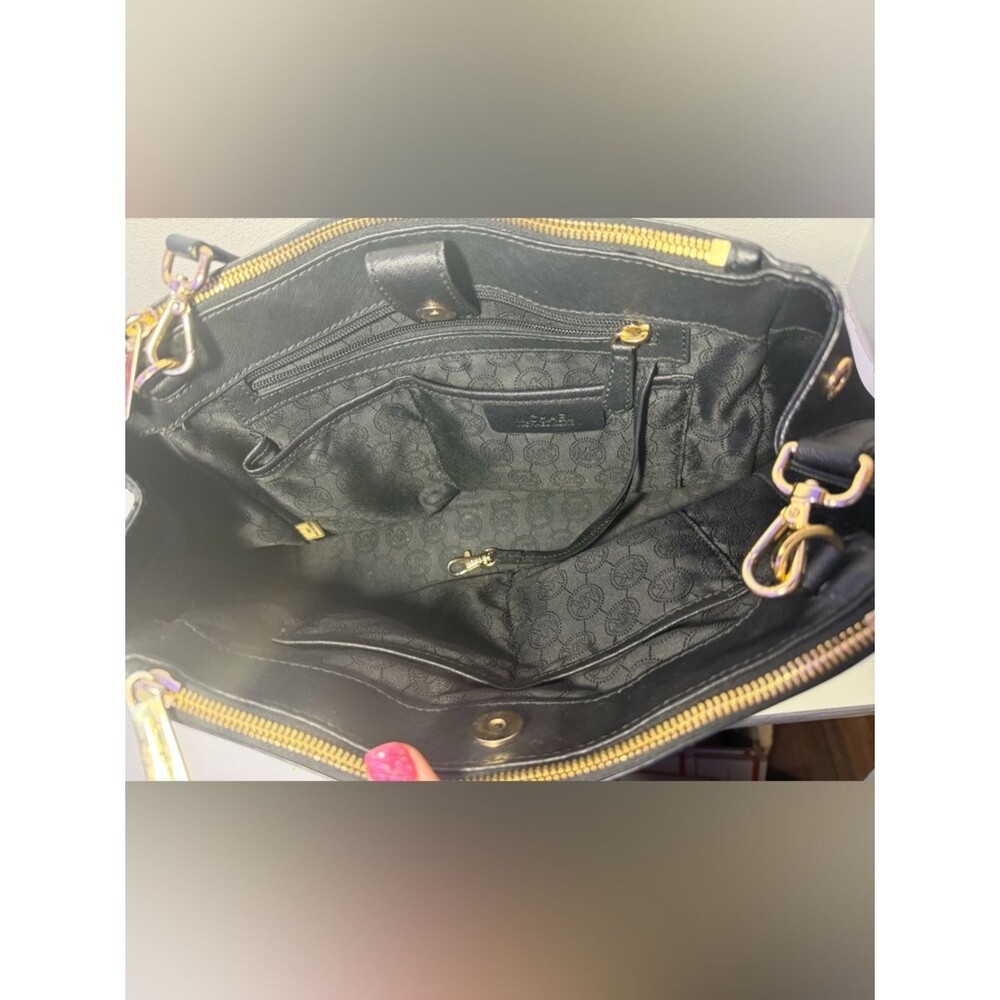 Michael Kors 2-way black bag. - Picture 10 of 16